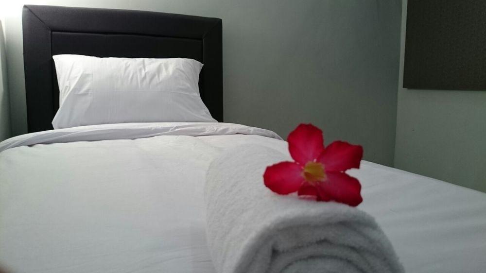 เรดดอร์ซ พลัส แอต โฮเทล สตาร์ 88 Hotel Tugu ภายนอก รูปภาพ