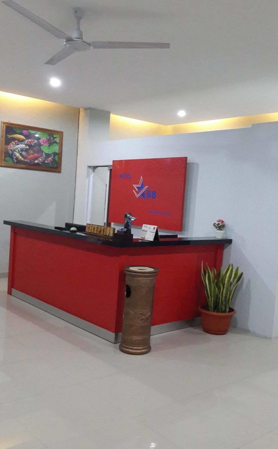 เรดดอร์ซ พลัส แอต โฮเทล สตาร์ 88 Hotel Tugu ภายนอก รูปภาพ