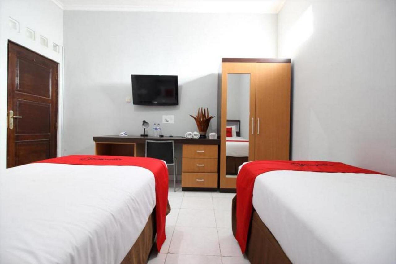เรดดอร์ซ พลัส แอต โฮเทล สตาร์ 88 Hotel Tugu ภายนอก รูปภาพ