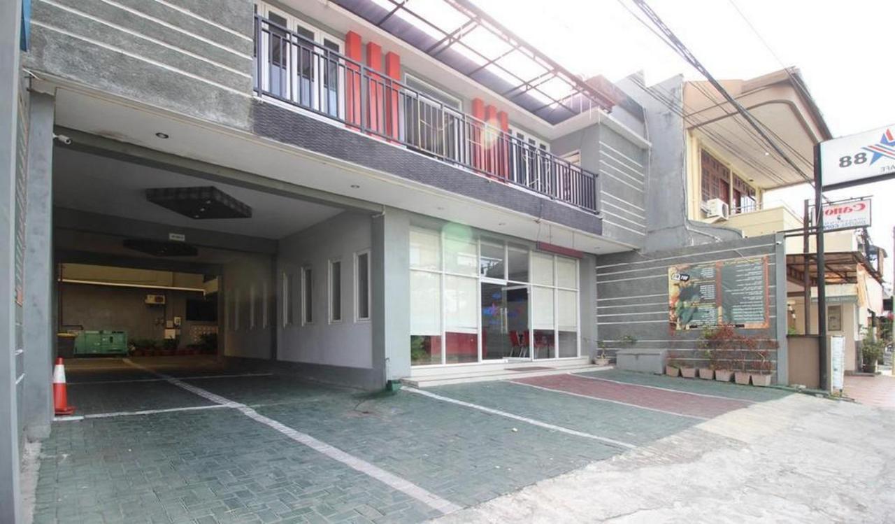 เรดดอร์ซ พลัส แอต โฮเทล สตาร์ 88 Hotel Tugu ภายนอก รูปภาพ